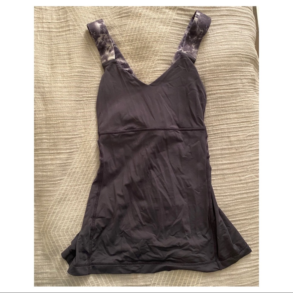 Lululemon workout top